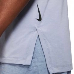 NIKE T-SHIRT DRI-FIT YOGA Viola -Negozio online TRAINING E PALESTRA Italia 2022 nike bv4034 t shirt dri fit yoga abbigliamento training e palestra uomo 042410501 519 3