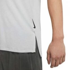 NIKE CANOTTA DRI-FIT YOGA Grigio -Negozio online TRAINING E PALESTRA Italia 2022 nike bv4036 canotta dri fit yoga abbigliamento training e palestra uomo 043310701 080 4