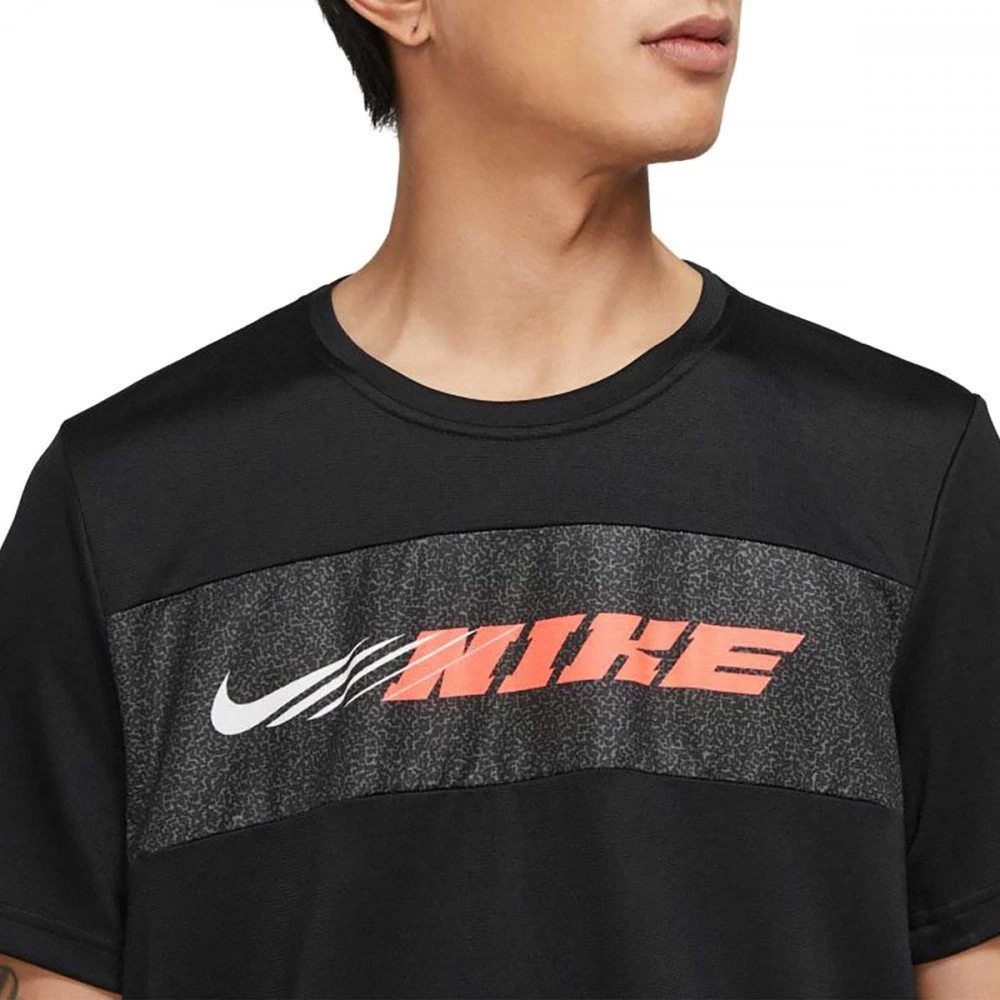 NIKE T-SHIRT SUPERSET SPORT CLASH Nero 3 NIKE T-SHIRT SUPERSET SPORT CLASH Nero - immagine 3