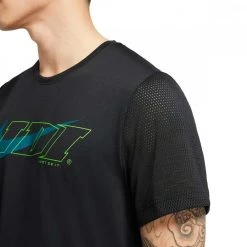 NIKE T-SHIRT SPORT CLASH Nero -Negozio online TRAINING E PALESTRA Italia 2022 nike cz7718 t shirt sport clash abbigliamento training e palestra uomo 042414101 010 4