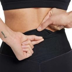 NIKE LEGGINGS ONE CROP LUXE ICON CLASH DONNA Nero -Negozio online TRAINING E PALESTRA Italia 2022 nike da0833 leggings one crop luxe icon clash donna abbigliamento training e palestra donna 042474101 010 4