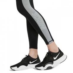 LEGGINGS NIKE PRO GRAPHIC DONNA Nero -Negozio online TRAINING E PALESTRA Italia 2022 nike da1048 leggings nike pro graphic donna abbigliamento training e palestra donna 042668301 010 4