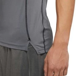 CANOTTA NIKE PRO Grigio -Negozio online TRAINING E PALESTRA Italia 2022 nike dd1988 m np df top sl tight abbigliamento training e palestra uomo 045203301 068 5