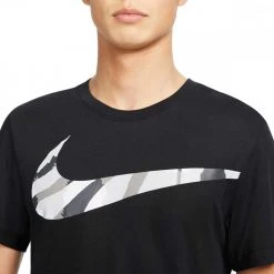 NIKE T-SHIRT DRI-FIT SPORT CLASH Nero -Negozio online TRAINING E PALESTRA Italia 2022 nike dm5662 t shirt dri fit sport clash abbigliamento training e palestra uomo 044578901 010 3