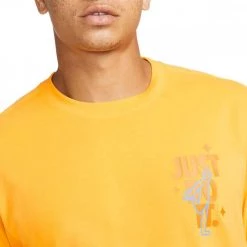 NIKE T-SHIRT DRI-FIT STORY PACK Giallo 6 NIKE T-SHIRT DRI-FIT STORY PACK Giallo -Negozio online TRAINING E PALESTRA Italia 2022 nike dm5680 t shirt dri fit story pack abbigliamento training e palestra uomo 044579201 739 3