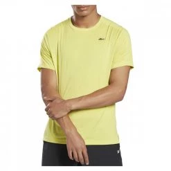REEBOK T-SHIRT UNITED BY FITNESS PERFORATED Giallo -Negozio online TRAINING E PALESTRA Italia 2022 reebok ft0083 t shirt united by fitness perforated abbigliamento training e palestra uomo 040891401 citr 3