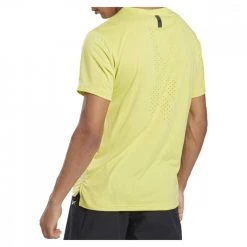 REEBOK T-SHIRT UNITED BY FITNESS PERFORATED Giallo -Negozio online TRAINING E PALESTRA Italia 2022 reebok ft0083 t shirt united by fitness perforated abbigliamento training e palestra uomo 040891401 citr 4