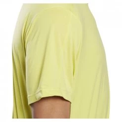 REEBOK T-SHIRT UNITED BY FITNESS PERFORATED Giallo -Negozio online TRAINING E PALESTRA Italia 2022 reebok ft0083 t shirt united by fitness perforated abbigliamento training e palestra uomo 040891401 citr 5