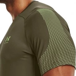 UNDER ARMOUR T-SHIRT HEATGEAR® FITTED Verde -Negozio online TRAINING E PALESTRA Italia 2022 under armour 1370323 t shirt hg fitted abbigliamento training e palestra uomo 044902301 361 5