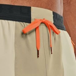 UNDER ARMOUR SHORT WOVEN TERRAIN Beige -Negozio online TRAINING E PALESTRA Italia 2022 under armour 1370411 short woven terrain abbigliamento training e palestra uomo 044904401 279 5